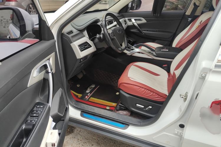 Used Geely Auto Emgrand X7 Sport 2018 1.8TD Automatic Two-Wheel Drive Smart Connect 4G Internet Edition
