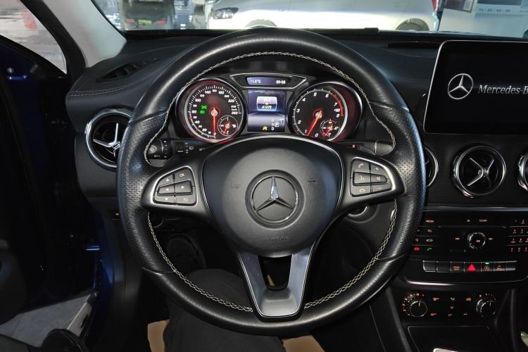 Used Mercedes-Benz GLA 2017 GLA 200 Fashion Model
