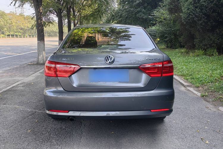 Used Volkswagen Lavida 2013 Restyled Classic 1.6L Automatic Comfort Edition