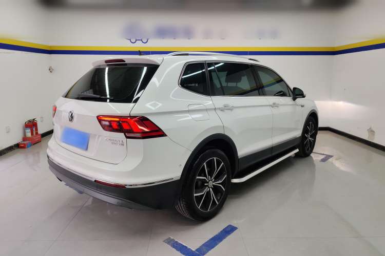 Used Volkswagen Tiguan L 2019 Revised 330TSI Automatic Two-Wheel Drive Smart & Luxury Edition China VI Standard
