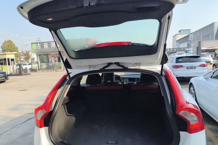 Used Volvo V60 2014 Restyled T5 Zhiya Edition