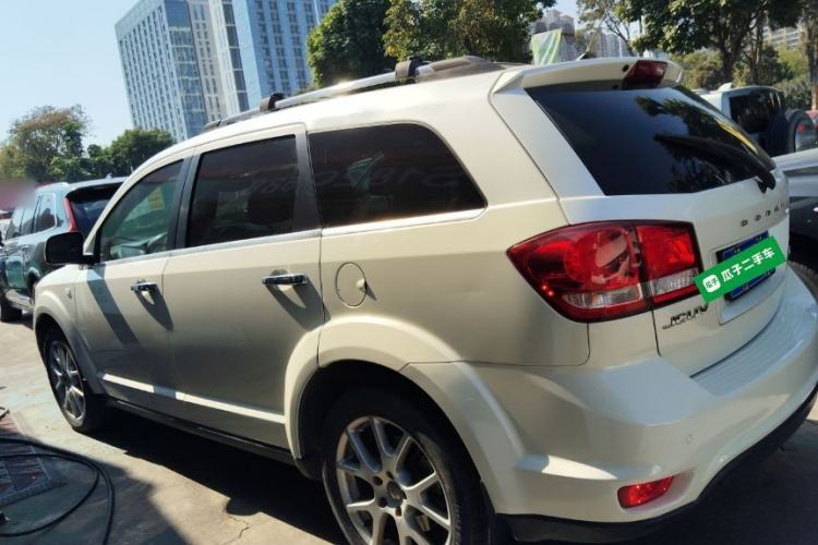 Used Dodge Journey 2013 2.4L Two-Wheel Drive Luxury Version
