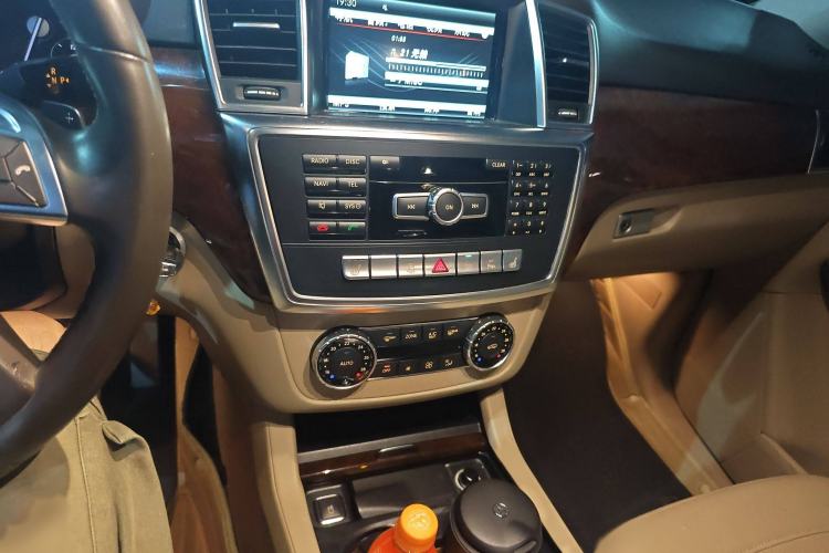 Used Mercedes-Benz M-Class 2014 ML 400 4MATIC Dynamic Model