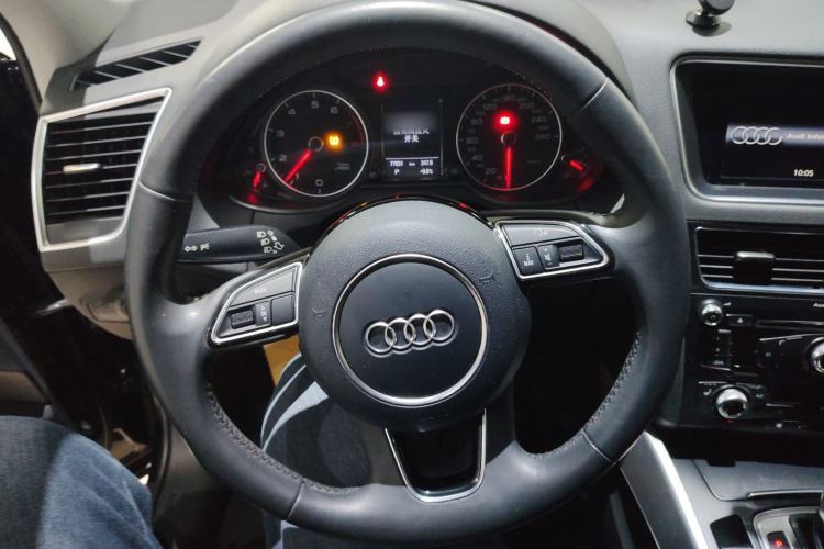 Used Audi Q5 2017 Plus 40 TFSI Technology Model
