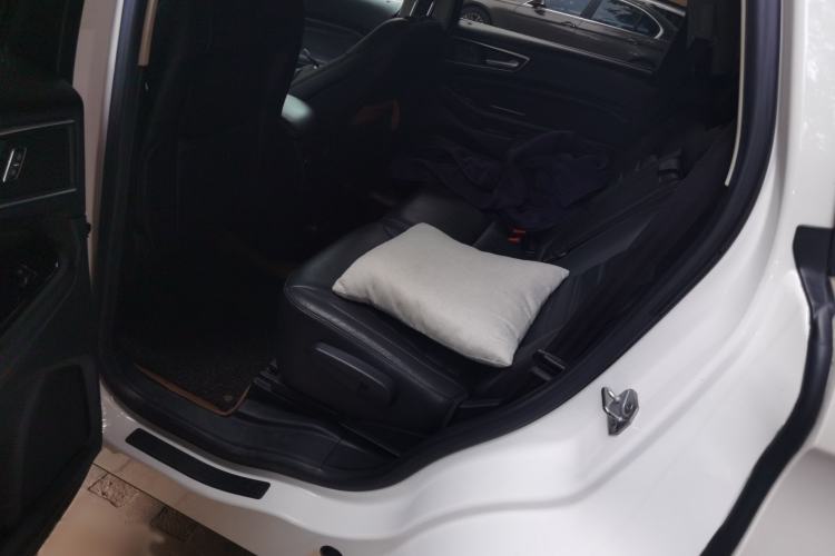 Used Ford Edge 2015 2.0T GTDi 4x4 High-Grade Model
