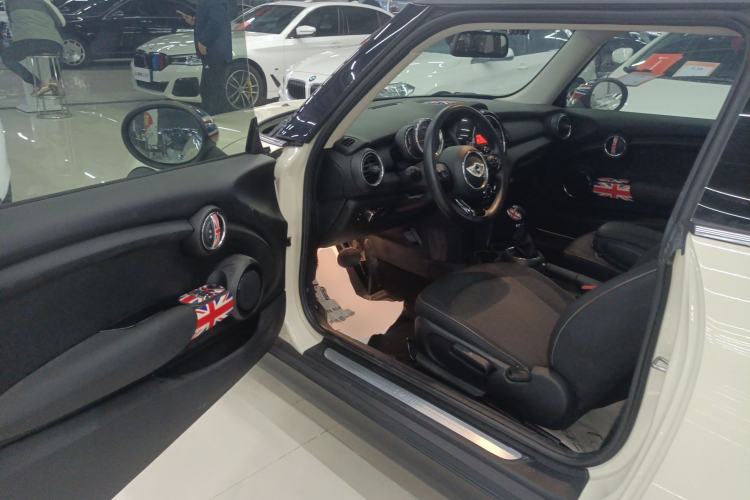Used  MINI 2016 1.2T ONE Pioneer Edition
