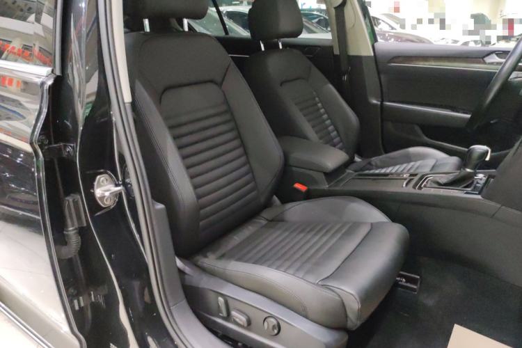 Used Volkswagen Magotan 2019 330TSI DSG Luxury Version China VI Standard
