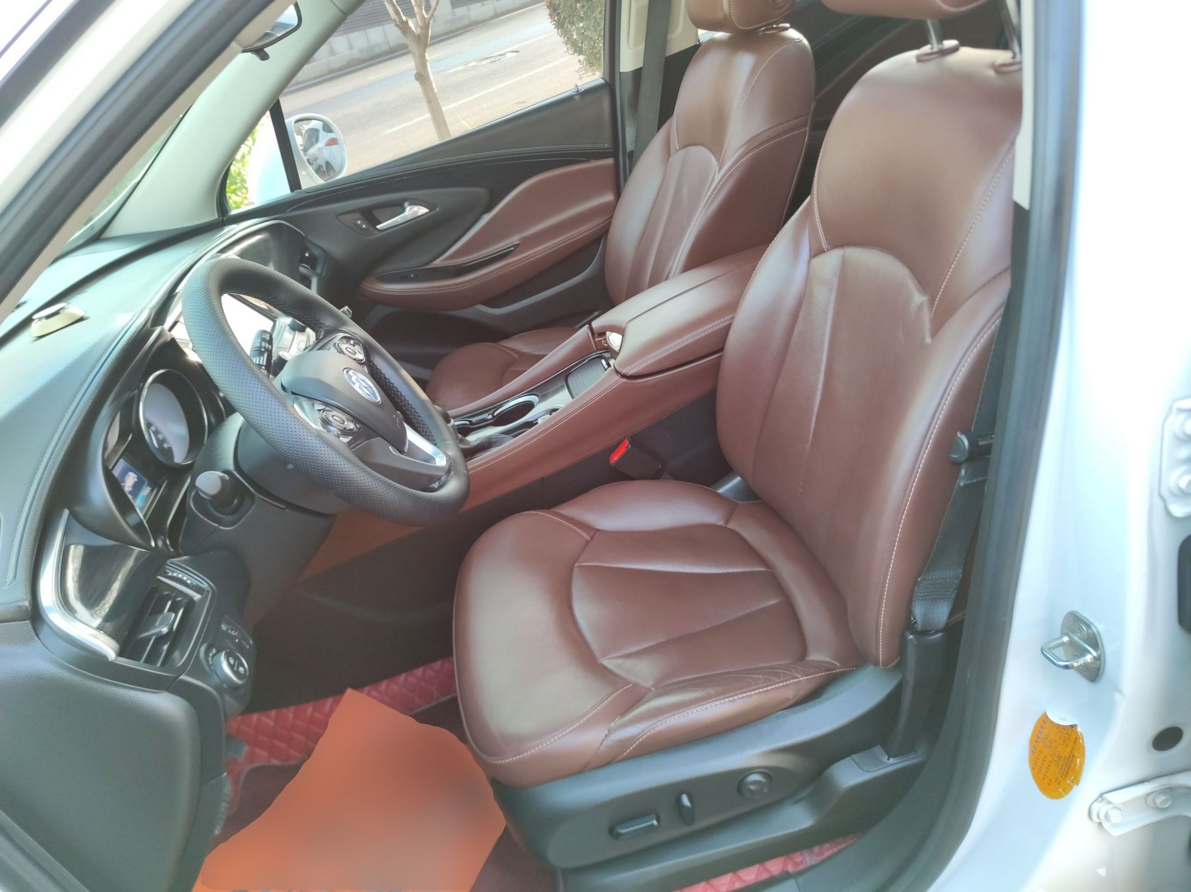 Переднее сиденье в автомобиле