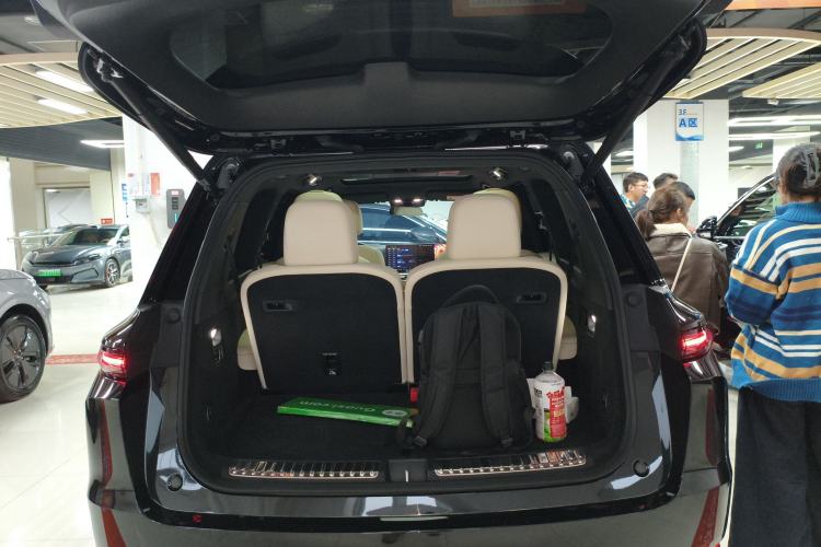 Used Li Auto L9 2022 Max model
