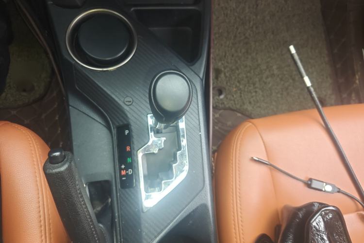 Used Toyota RAV4 2015 2.0L CVT Two-Wheel Drive Fashion Edition
