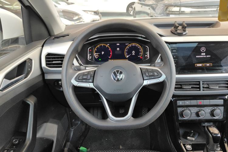 Used Volkswagen Tacqua 2021 200TSI DSG JoyConnect Edition
