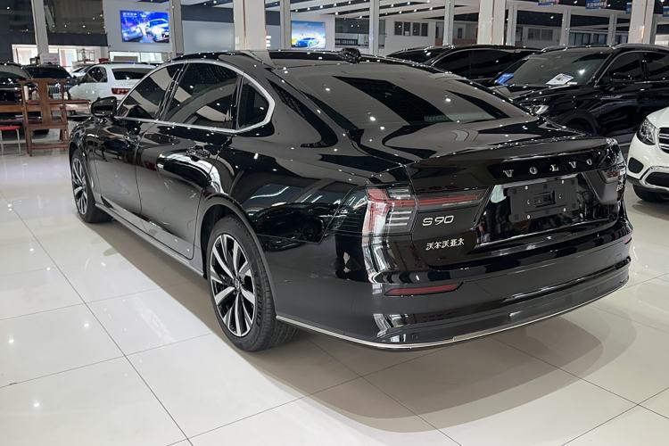 Used Volvo S90 2026 B5 Zhiyi Luxury Edition