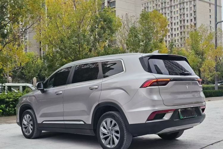 Used Livan Livan 9 2023 470 km Leading Edition
