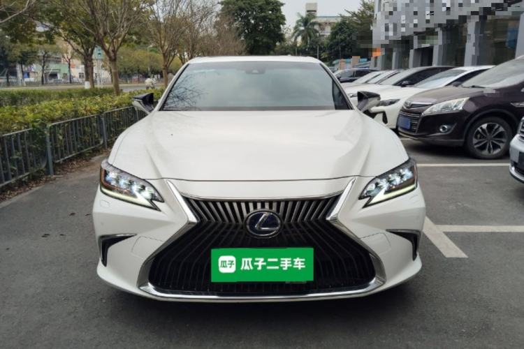 Used Lexus ES 2020 300h Executive Edition