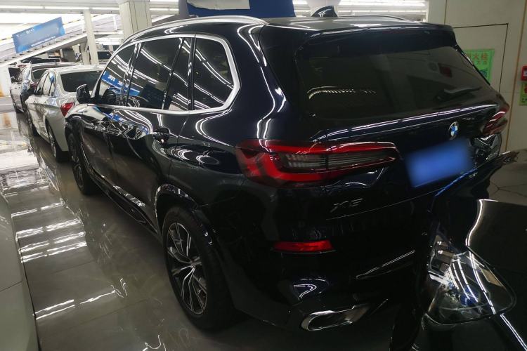 Used BMW X5 2022 Restyled xDrive 30Li Luxury Version M Sport Package
