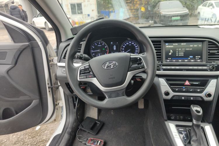 Used Hyundai Elantra 2016 1.6L Automatic ZhiXuan – Elite Version