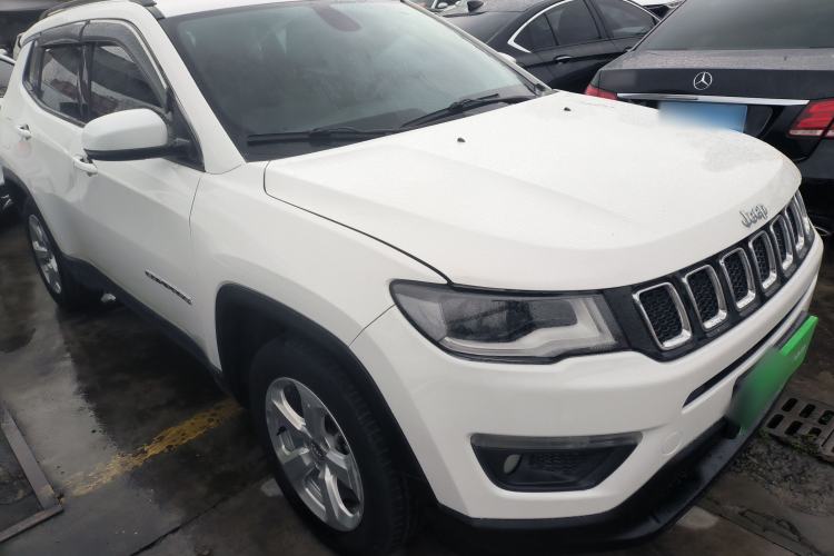 Used  Compass 2017 200T Automatic Family Edition
