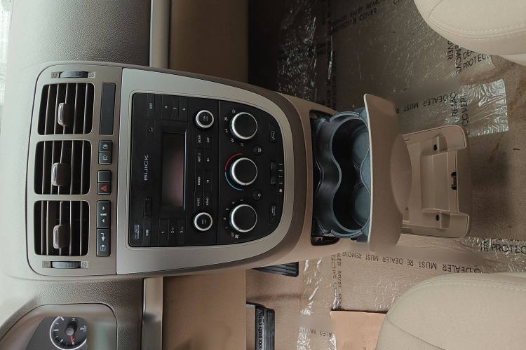 Used Buick GL8 2014 2.4L Comfort Edition
