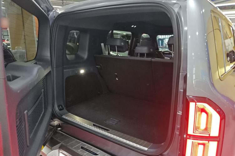 Used  Leopard 5 2023 Navigator Edition
