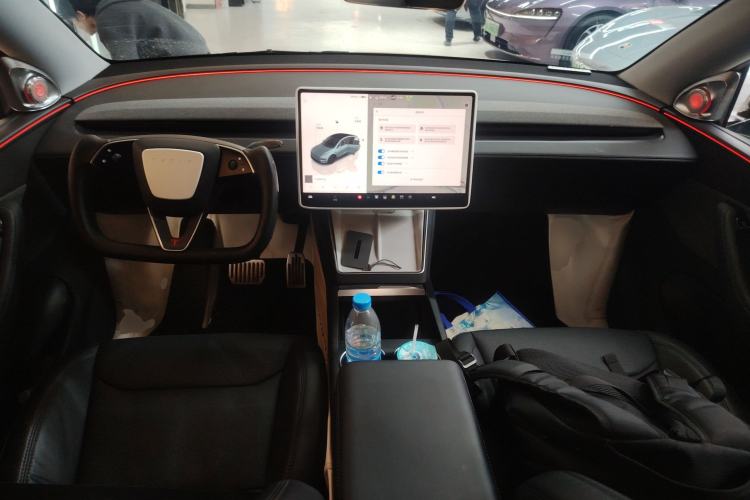 Used Tesla Model Y 2025 Rear-Wheel-Drive Version
