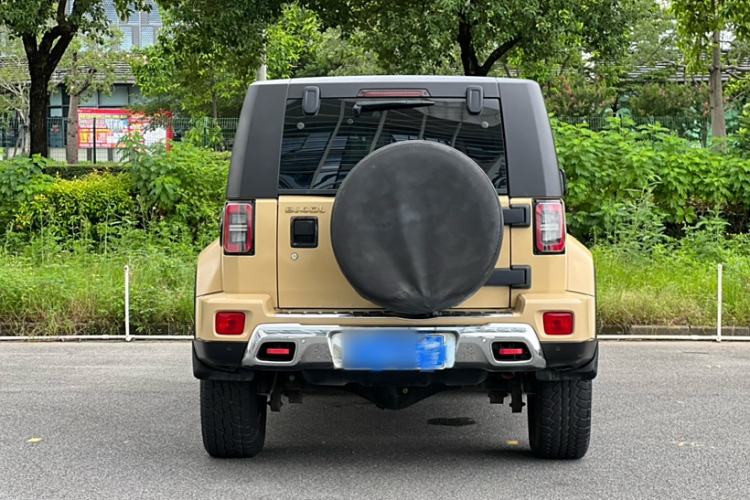 Used Beijing Auto BJ40 2019 2.3T Automatic Four-Wheel Drive Ring the Tower Champion Edition China VI
