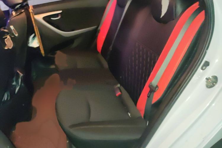 Used Hyundai Elantra 2016 1.6L Manual Fashion Edition
