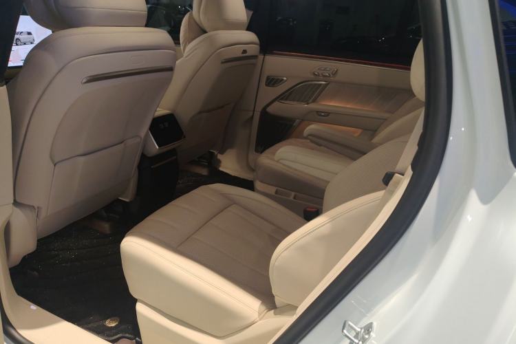 Used ONVO Luxeed L90 2025 Model—Ultra Six-Seater Version
