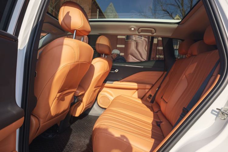 Used AION V 2024 Aion Tyrannosaurus 650 Smart Luxury Edition
