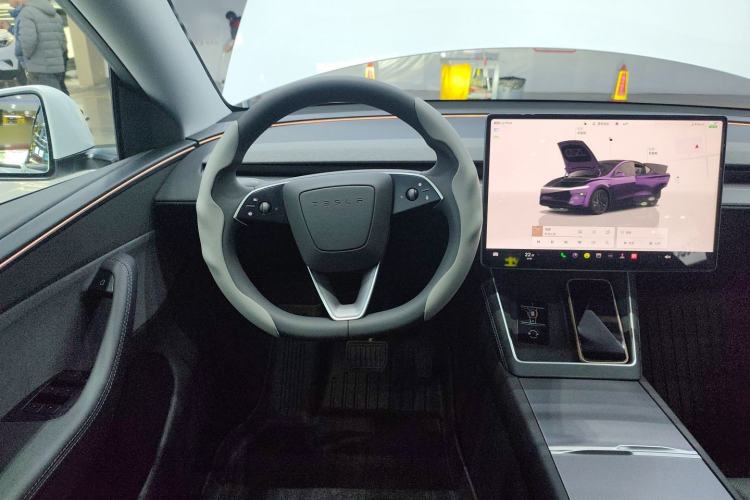 Used Tesla Model Y 2025 Rear-Wheel-Drive Version
