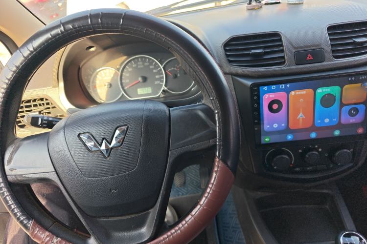 Used Wuling Hongguang 2015 1.5L S Basic Version China V Standard
