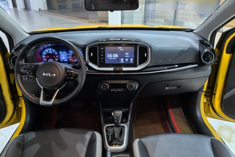 Used Kia kx1 Stonic 2021 1.4L CVT Fun & Sunroof Model
