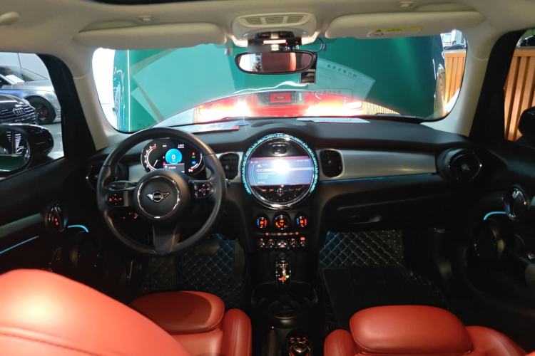 Used  MINI 2022 Updated 1.5T COOPER Classic Edition Five-Door Version
