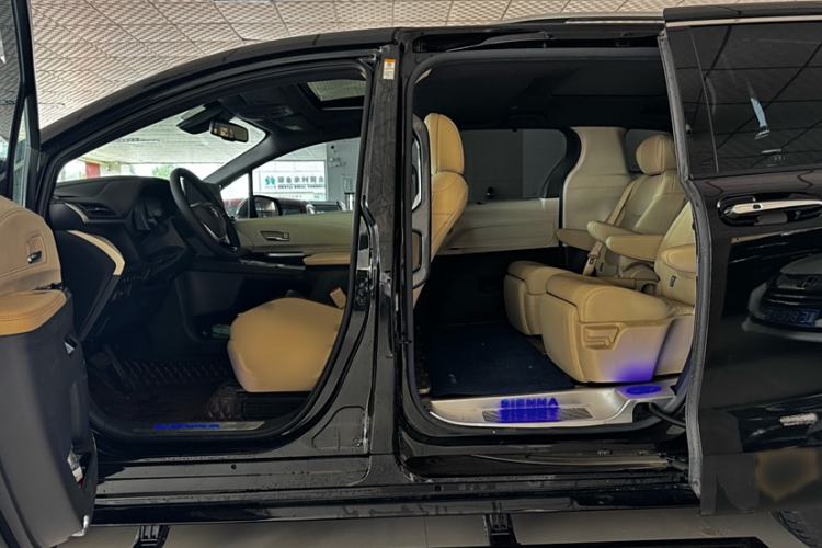 Used Toyota Sienna 2021 2.5L Hybrid Ultimate Edition
