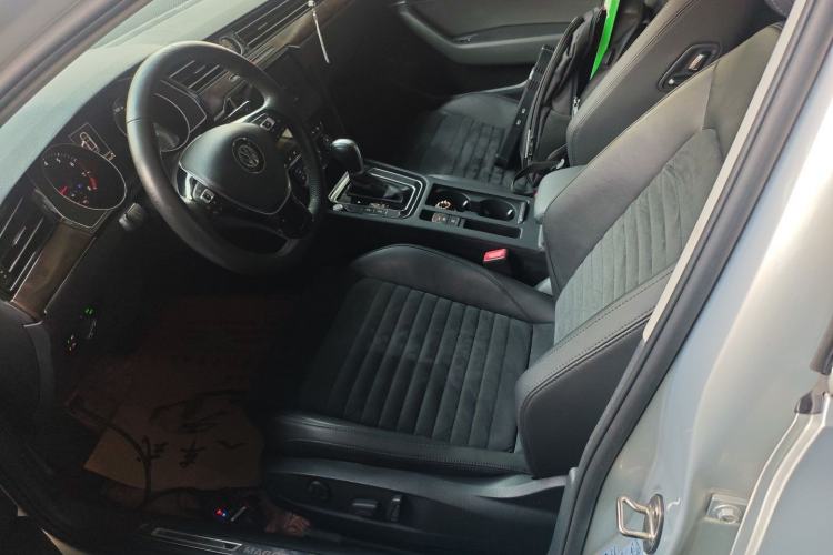 Used Volkswagen Magotan 2018 330TSI DSG Luxury Model
