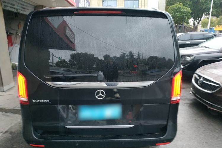 Used Mercedes-Benz V-Class 2018 V 260 Avantgarde Edition China VI