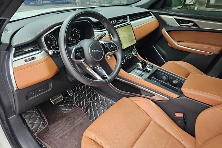 Used Jaguar F-PACE 2024 P250 R-Dynamic SE
