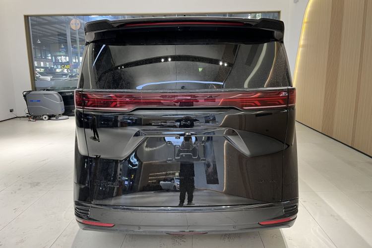 Used Denza D9 2024 DM-i 980 Four-Wheel Drive Flagship Model
