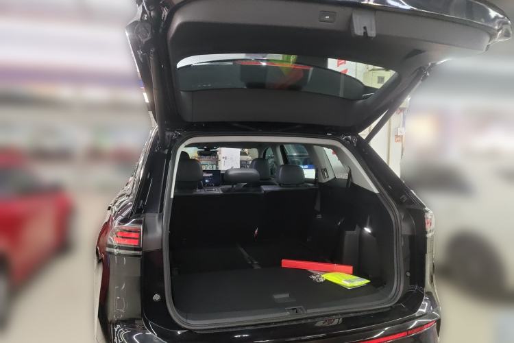 Used Volkswagen Teramont 2026 Model, Tiguan Pro 380TSI Two-Wheel Drive Cross-Border Edition
