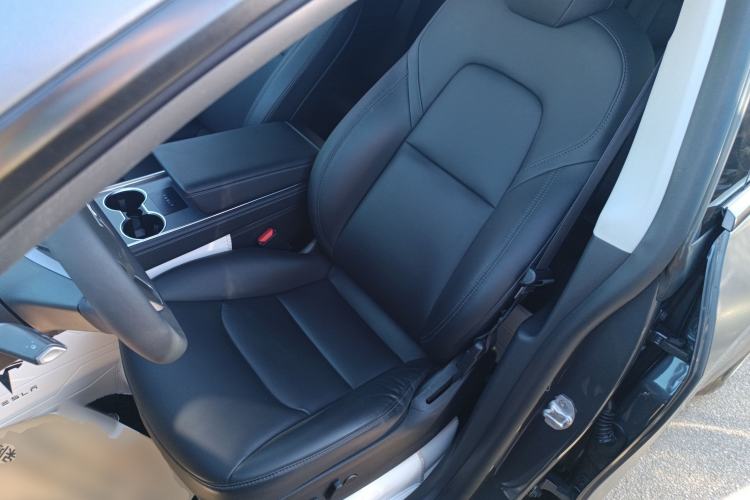 Used Tesla Model Y 2021 Standard Range Rear-Wheel Drive Version
