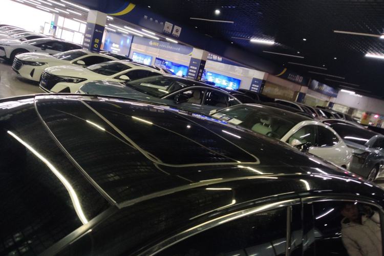 Used Toyota Camry 2023 2.0G Luxury Edition
