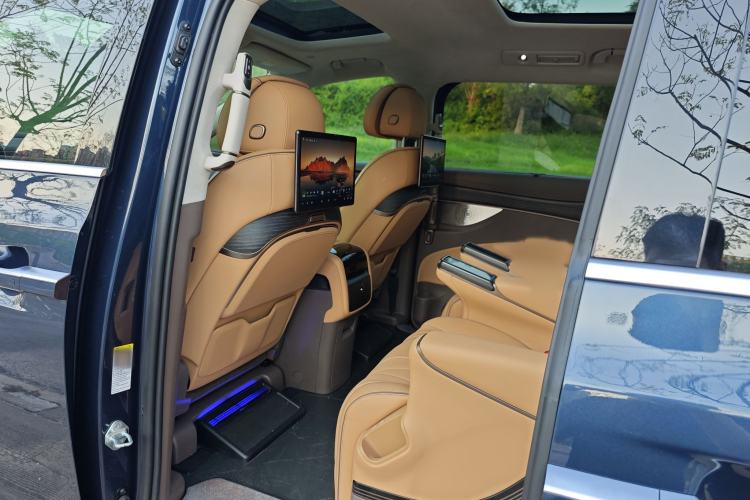 Used Denza D9 2024 DM-i 980 Four-Wheel Drive Flagship Model