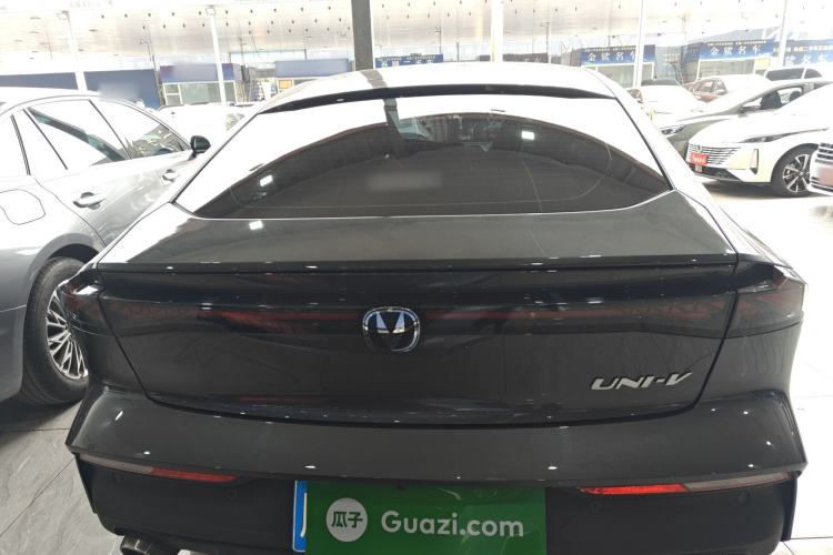 Used Changan UNI-V 2024 1.5T High-Energy Version
