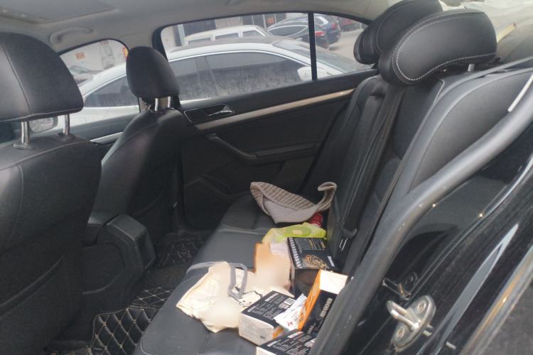 Used Volkswagen Lavida 2015 1.6L Automatic Comfort Edition
