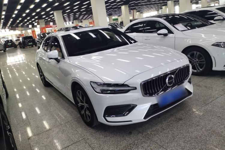 Used Volvo S60 2024 B4 Zhiyi Luxury Edition
