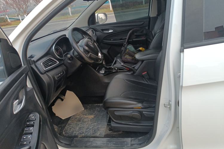 Used Baojun 730 2019 1.5T CVT Fashion Model 7 Seats China VI Emission Standard
