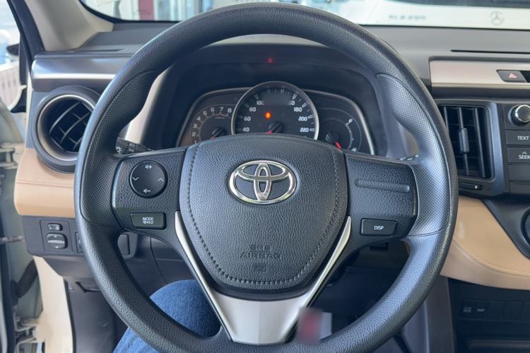 Used Toyota RAV4 2016 2.0L CVT Two-Wheel Drive Urban Edition China V Standard