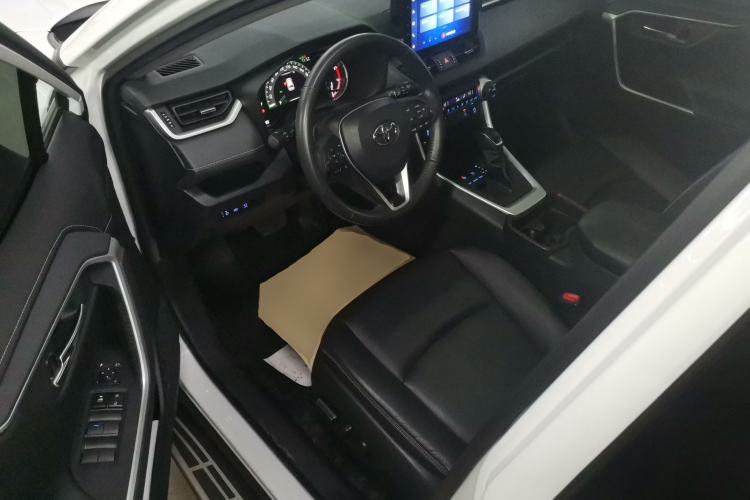 Used Toyota RAV4 2021 2.0L CVT Two-Wheel Drive Fashion PLUS Edition
