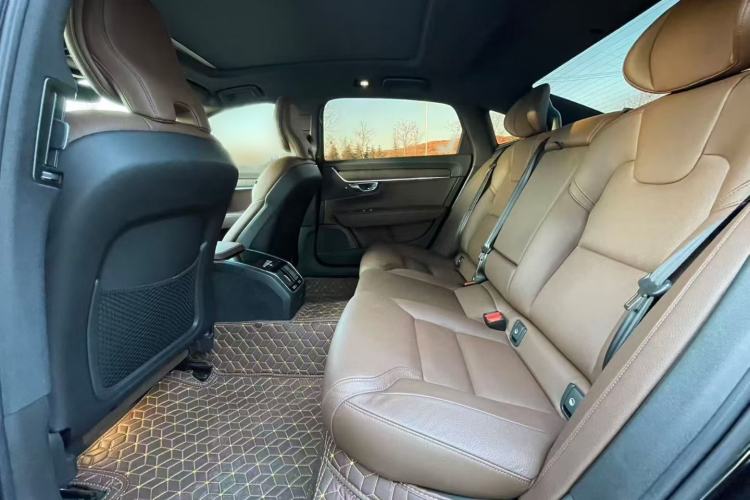 Used Volvo S90 2025 B5 Zhiyuan Luxury Edition
