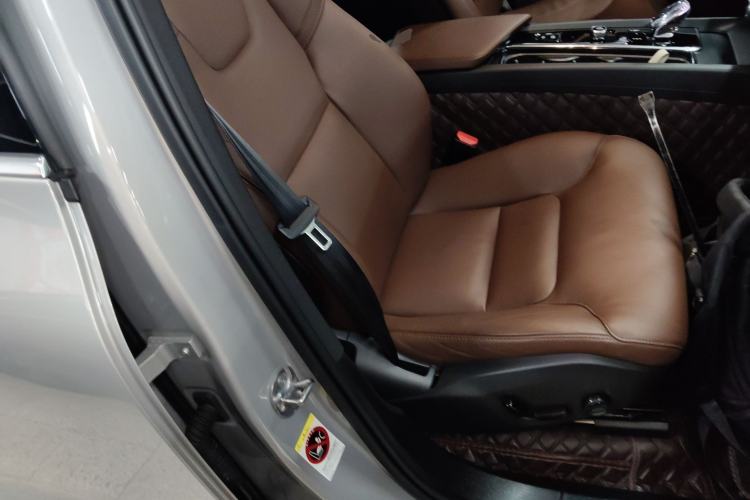 Used Volvo XC60 2024 B5 4x4 Smart Luxury Edition
