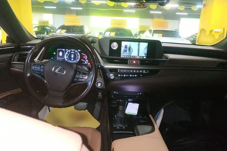 Used Lexus ES 2020 200 Excellence Edition
